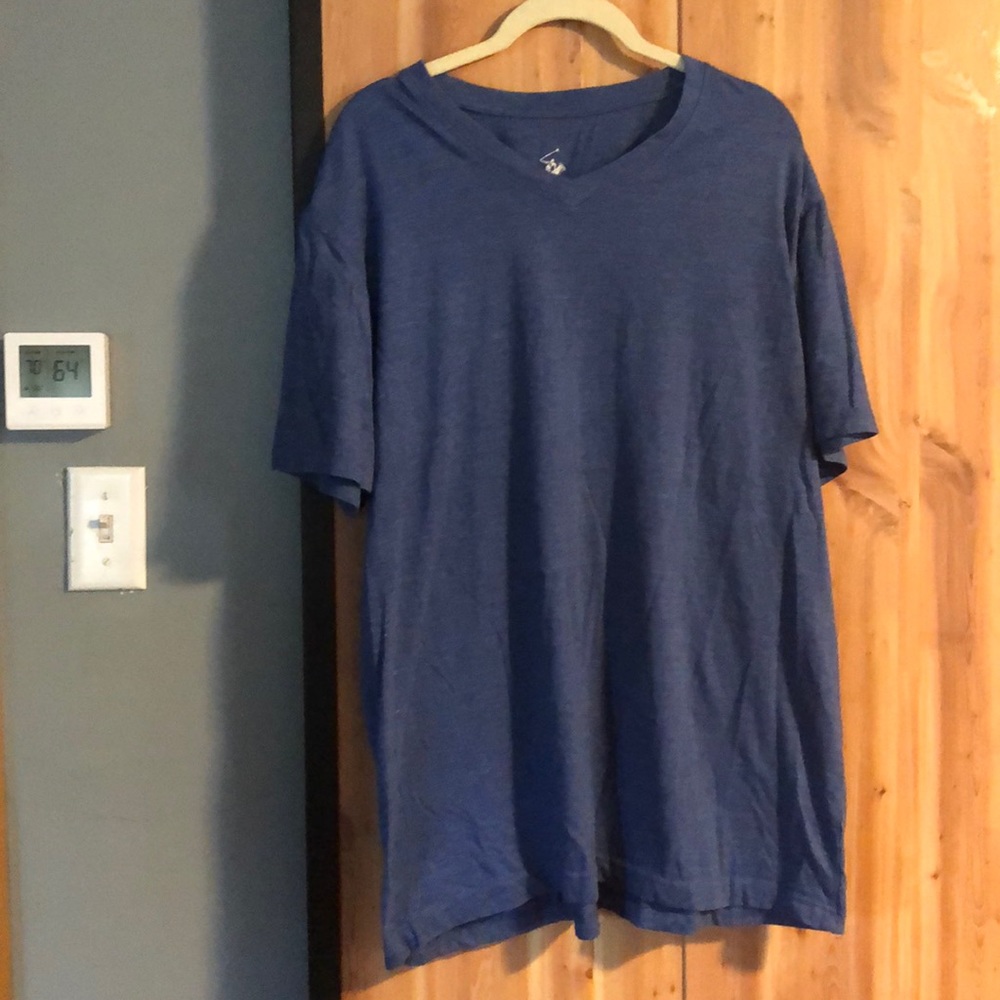 ❤️ 3 for $10 must bundle 3Heathered blue v-neck